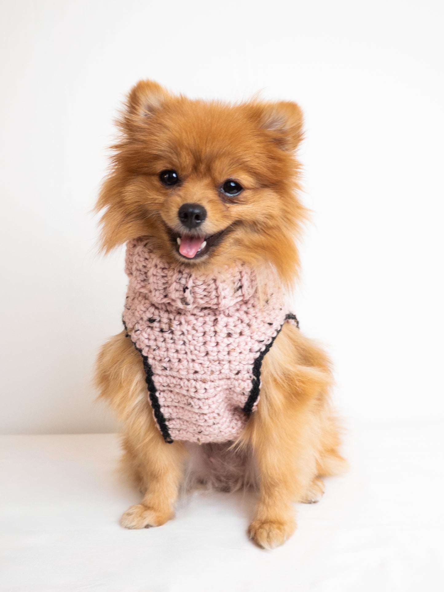 Pull-poncho au crochet en tweed